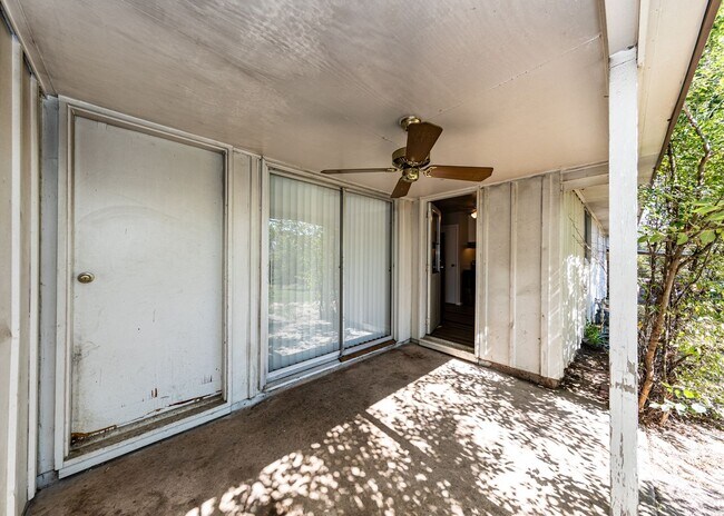 Building Photo - Newly Remodeled 3 Bedroom Home in Central Location