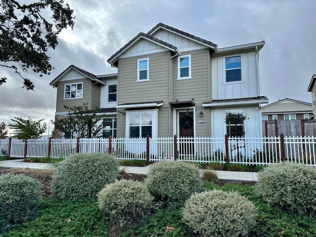 Building Photo - 15509 Monterey Rd