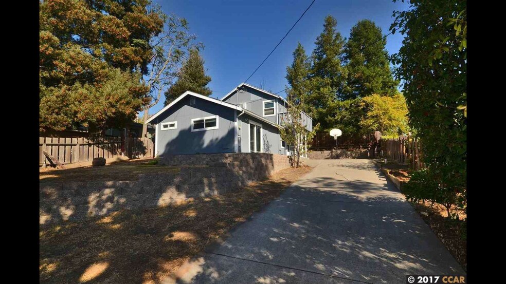 Building Photo - 2431 Monterey Ave