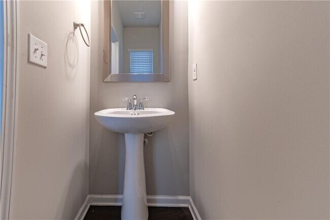 Building Photo - 309 Hardy Water Dr SE