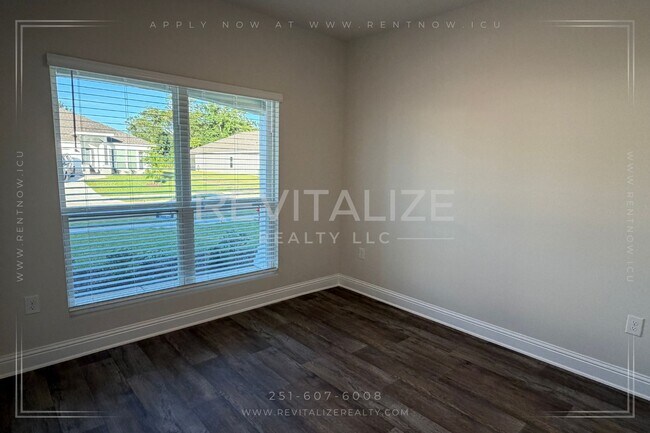 Building Photo - 14901 Dayton Cir