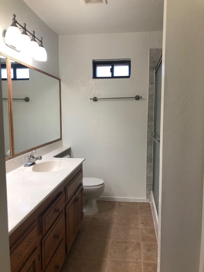 Building Photo - 823 Spyglass Ln