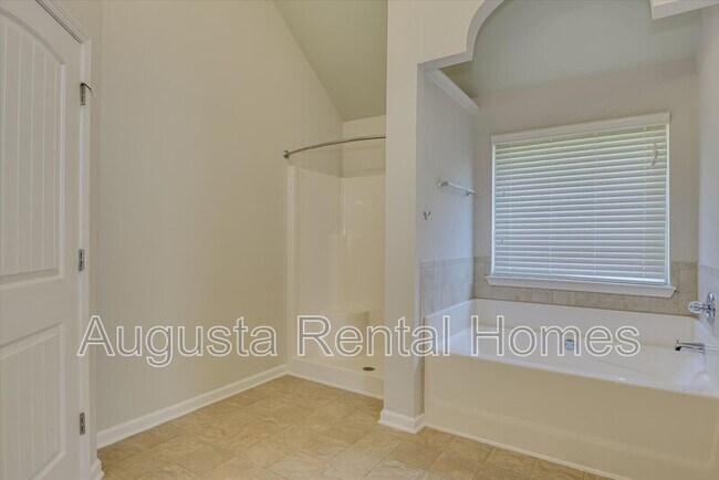 Building Photo - 2079 Willhaven Dr