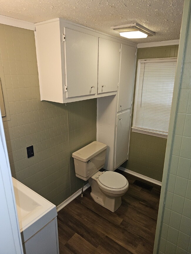 Building Photo - Charming 2-Bedroom Home Near Downtown Lincolnton!