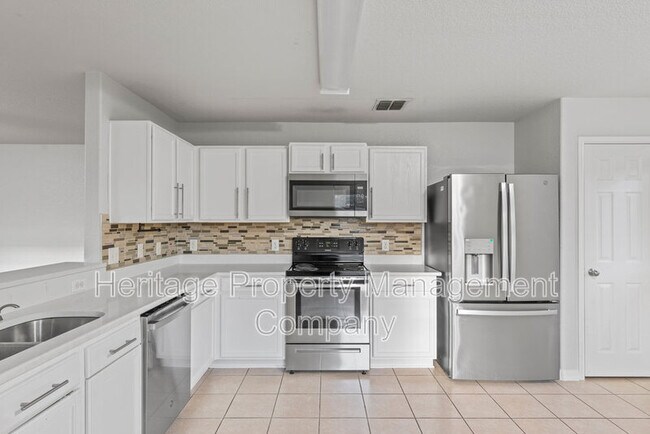 Building Photo - 10926 Acorn Canyon