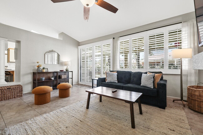 Building Photo - 42315 Liolios Dr