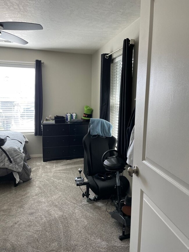 Building Photo - Pending Applicants!!! Pet Friendly Home in Desirable Neighborhood!