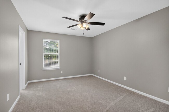 Building Photo - 2725 Valley Forge Dr