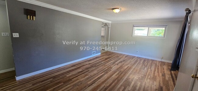 Building Photo - Near CMU 3 Bedroom 1.5 Bath House
