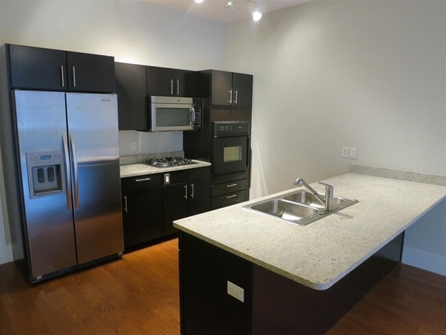 Building Photo - 154 W 2nd St