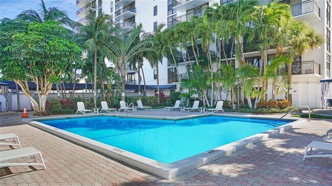 Building Photo - 3031 N Ocean Blvd