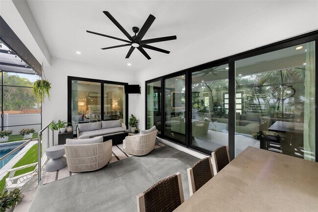 Building Photo - 3624 S Gardenia Ave