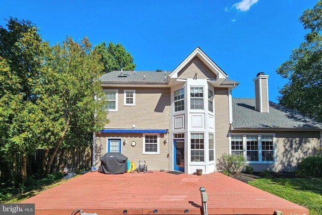 Building Photo - 6 Hedgecroft Dr