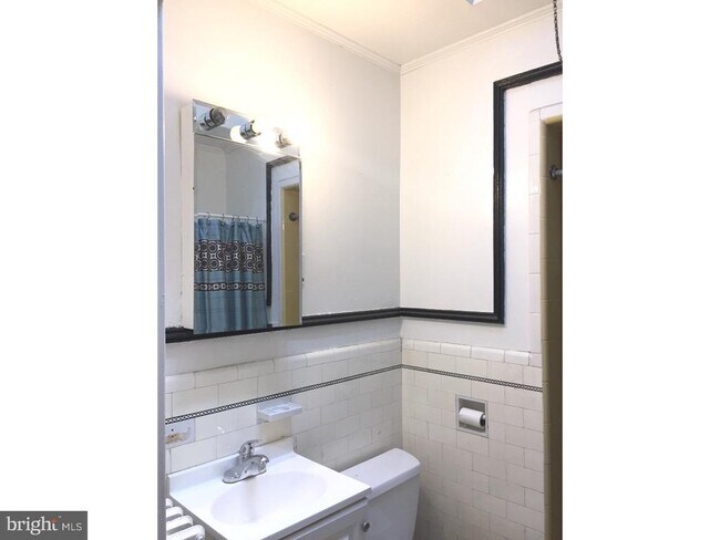 Building Photo - 41 Lamport Rd