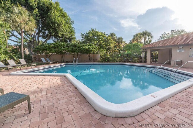 Building Photo - 6876 Palmar Ct