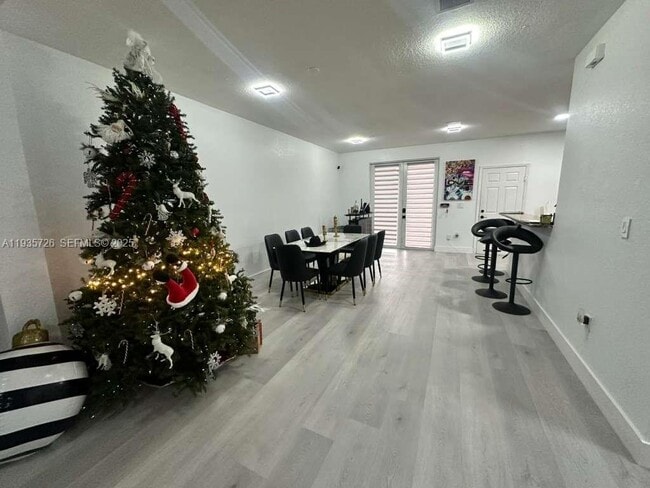 Building Photo - 9350 SW 171st Ct