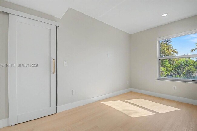 Building Photo - 694 NE 76th St