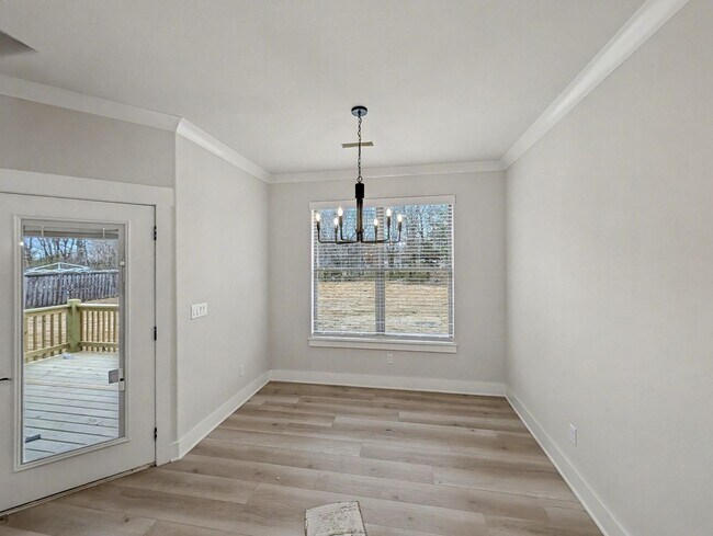 Building Photo - Beautiful New Build with Style