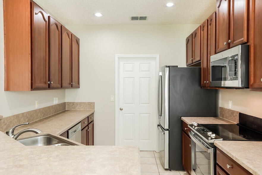 Building Photo - 3479 Waterford Oaks Dr