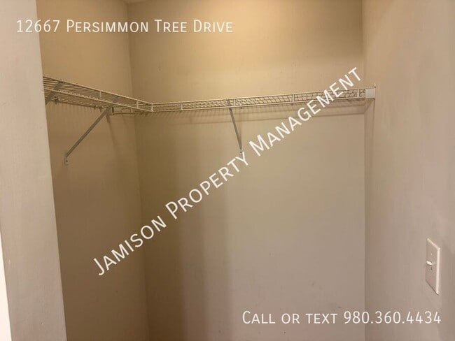 Building Photo - 12667 Persimmon Tree Dr