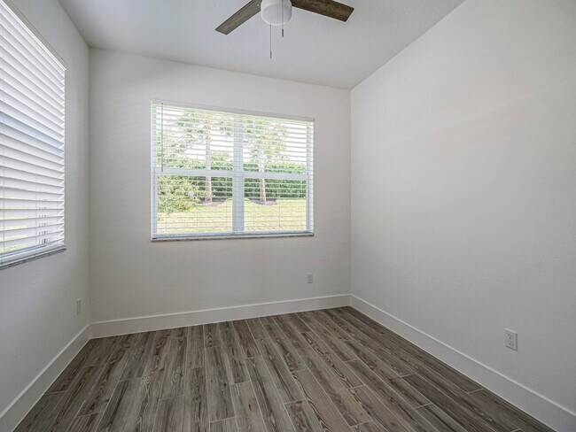 Building Photo - 11551 SW Viridian Blvd