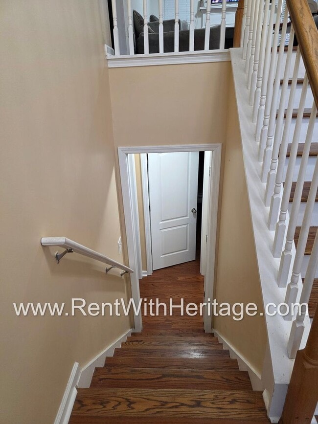 Building Photo - Gorgeous 5 Bd/ 3 Bath Including Full Finished Basement/ Spacious Yard with RV Parking/ Small Subd...