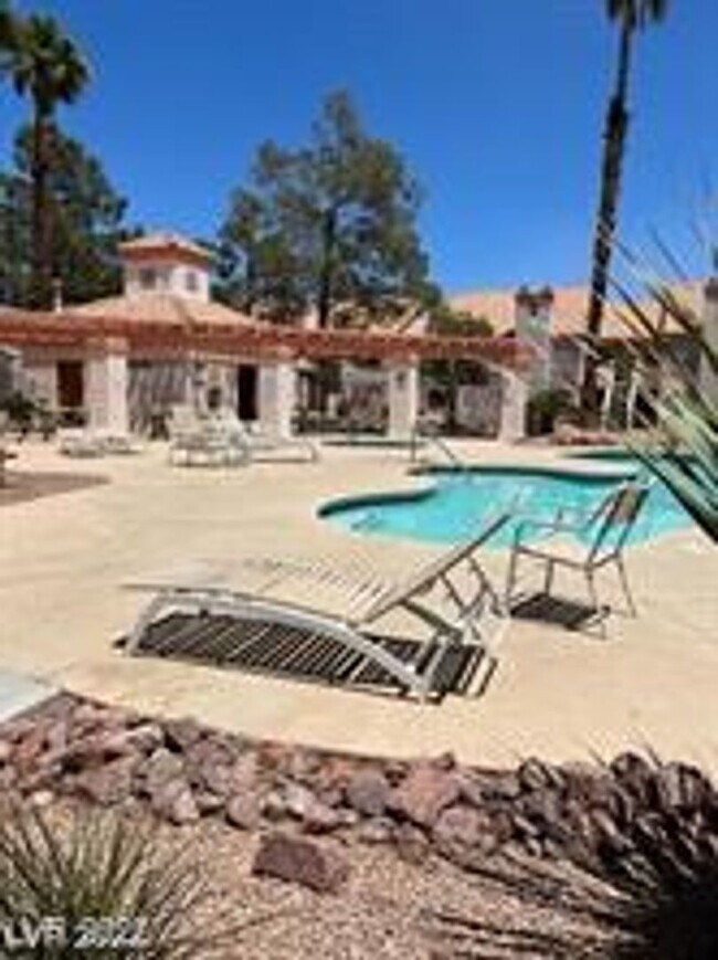 Building Photo - 7570 W Flamingo Rd