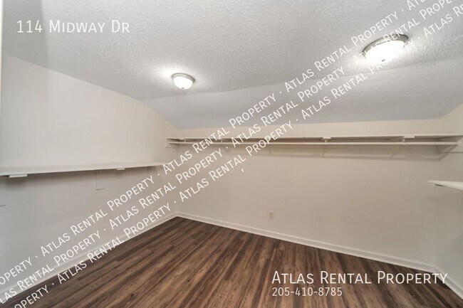 Building Photo - 114 Midway Dr