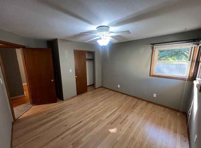 Building Photo - 4455 S Griffin Ave