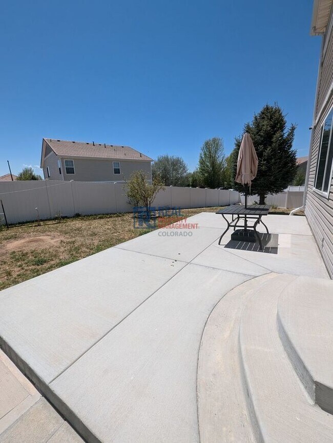 Building Photo - 5404 Malaya St