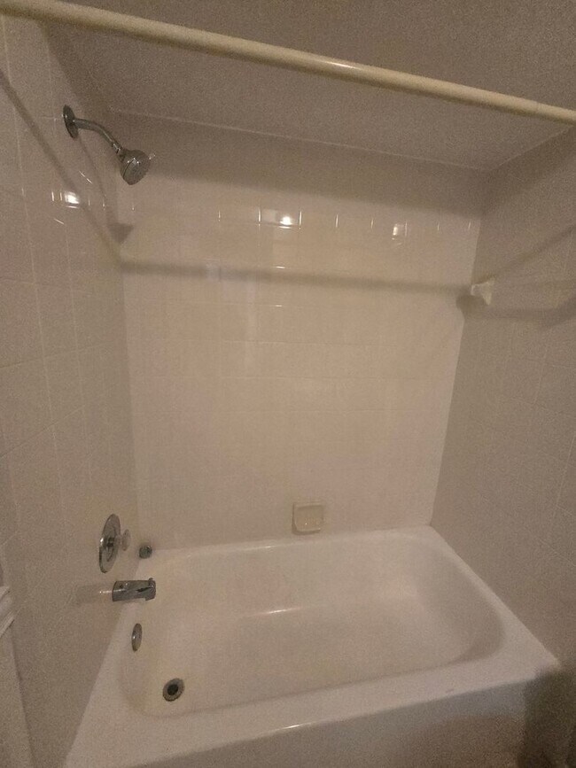 Building Photo - Condo for rent