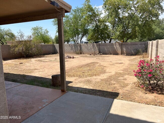 Building Photo - 4210 S 62nd Ln