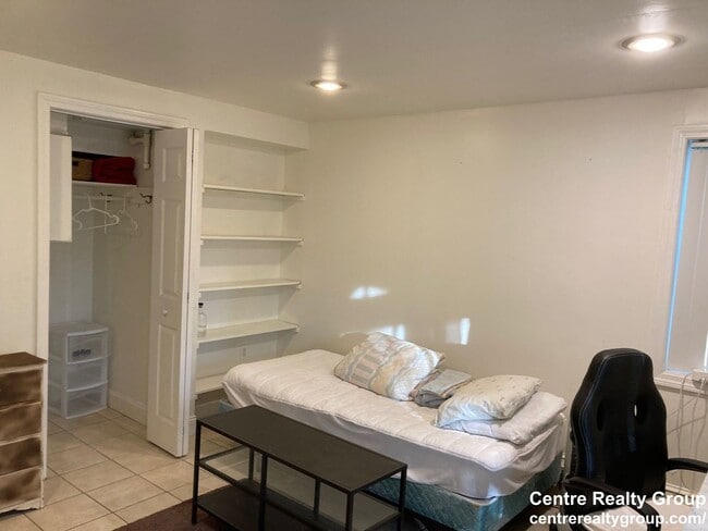 Building Photo - Amazing value two bedroom in Brookline