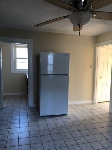 Building Photo - 148 B St