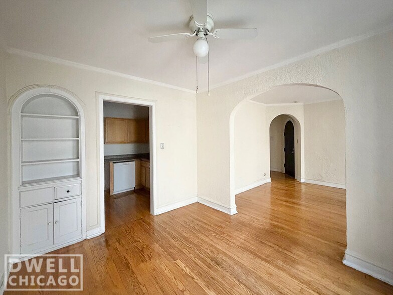 Building Photo - 1430 W Farwell Ave