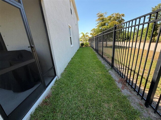Building Photo - 8860 Milestone Dr