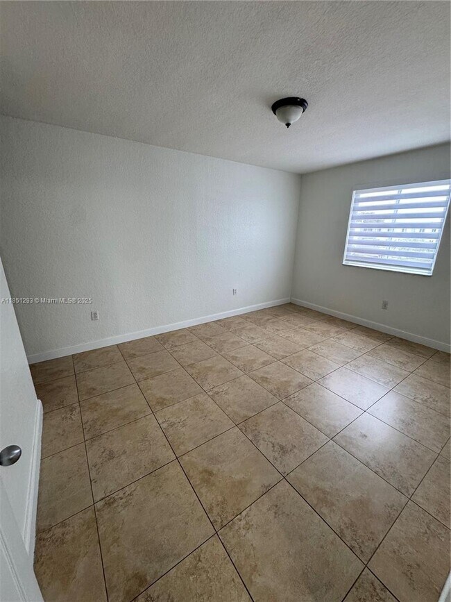 Building Photo - 6206 SW 131st Pl