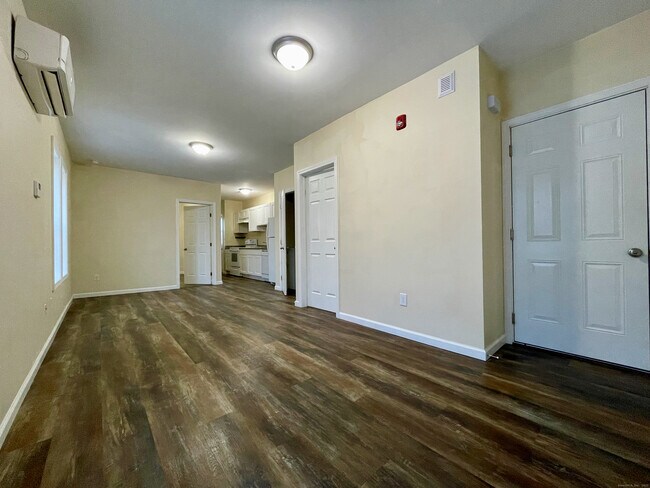 Building Photo - 14 Dwight St