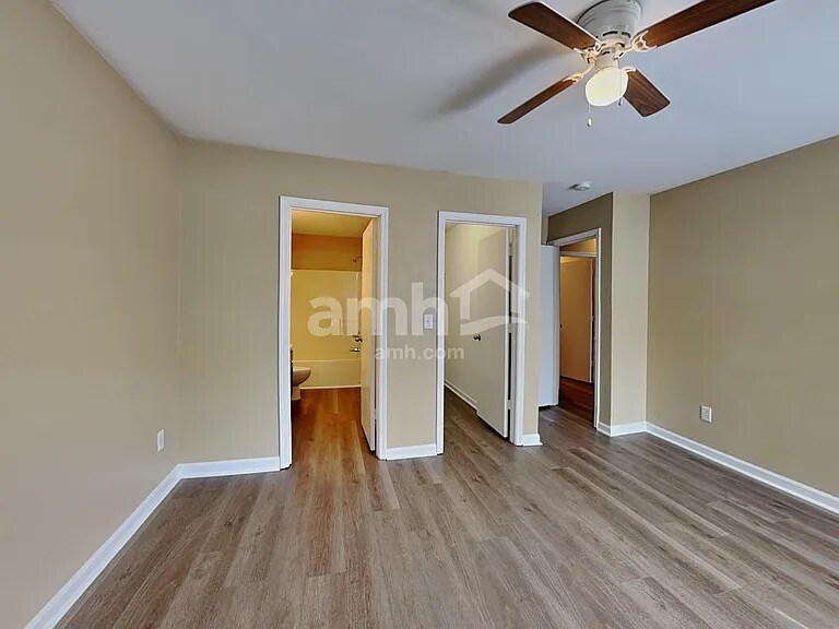 Building Photo - 100 Trayesan Dr