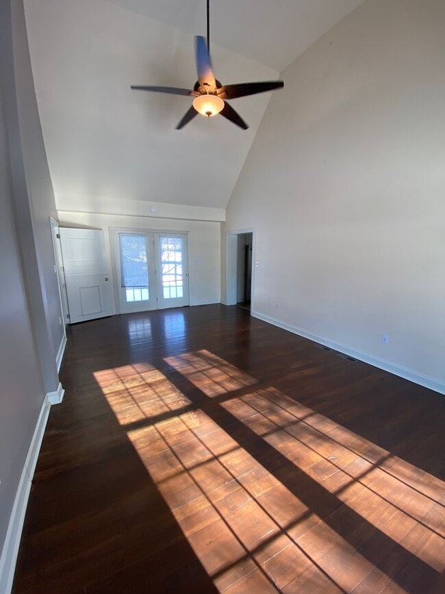 Building Photo - Stunning 3 Bedroom Home with Barn and Over 3 Acres!