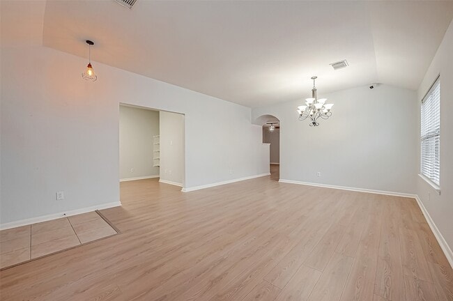 Building Photo - 1922 Bevington Oaks Cir