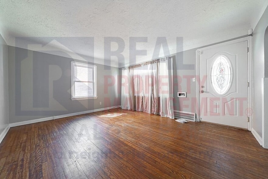 Building Photo - Cozy 3 Bed 1 Bath Single Family Home