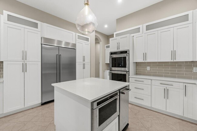 Building Photo - 9586 Campi Dr