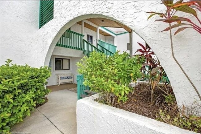 Building Photo - 4801 Casablanca Cir