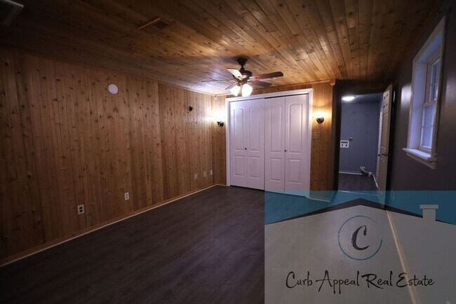 Building Photo - Recently renovated 3 bed, 1 bath house - includes workshop (electricity & bath), storage shed & f...
