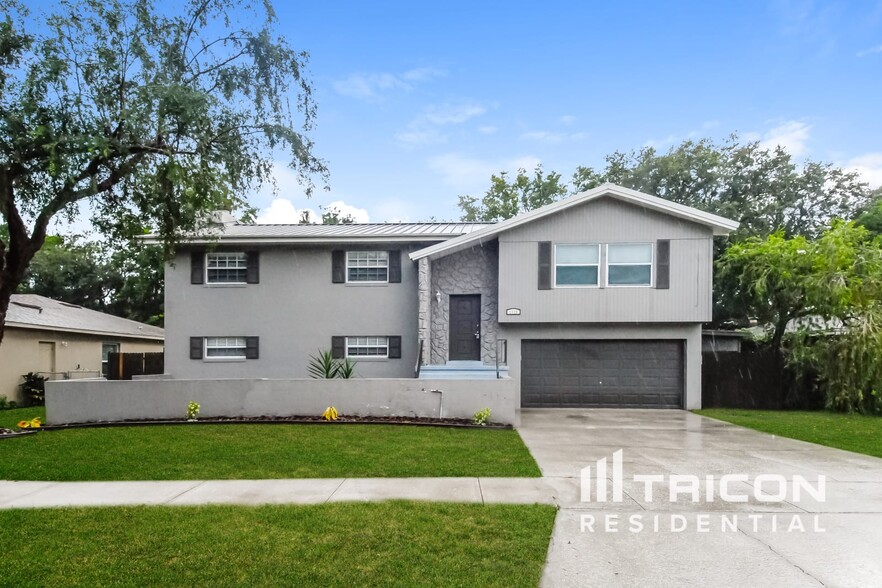 Primary Photo - 1110 Estatewood Dr