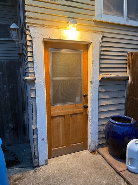 Building Photo - 5454 45th Ave SW