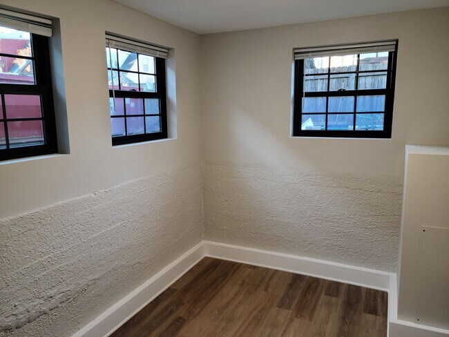 Interior Photo - 822 Lakeside