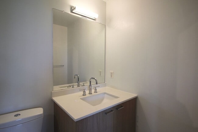 Building Photo - Luxury Loft in historic setting