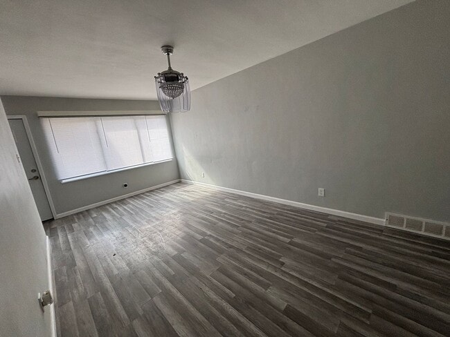 Building Photo - Section 8 welcome